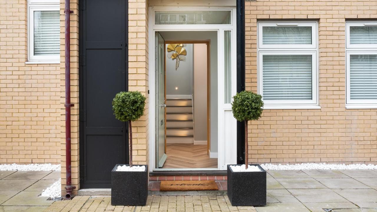 London's Modern Nuance - Battersea * Londra